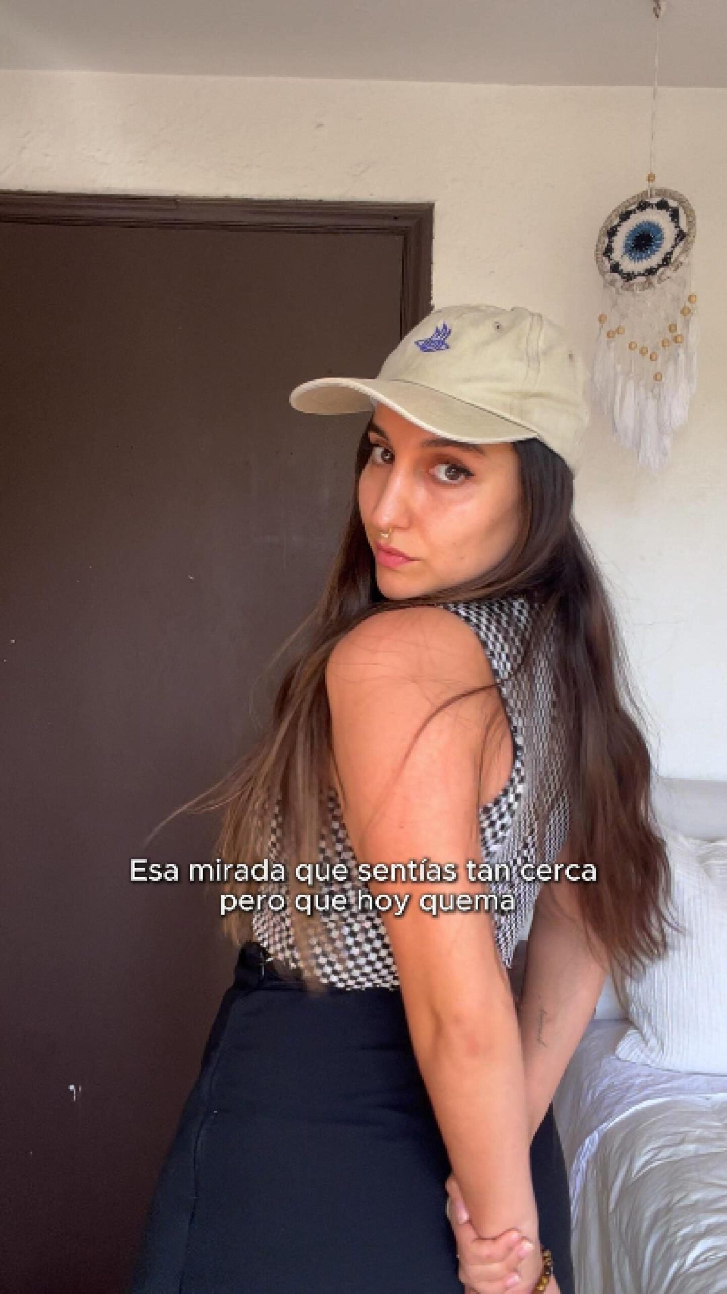 Gracias por ser parte y escuchar mi última canción Fuego Tan Frío 💙
Si te sentiste identificado o identificada, este merch también es para ti 🧢🩵
Pueden escribirme por interno para más info🫧